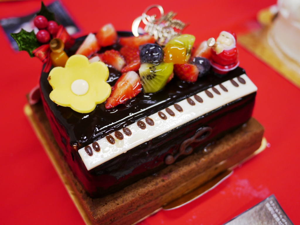 大丸札幌店の14年のクリスマスケーキのテーマは 雪の花 Sapporo100miles編集長 オサナイミカのつぶやき